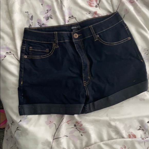 Denim shorts - Picture 1 of 3